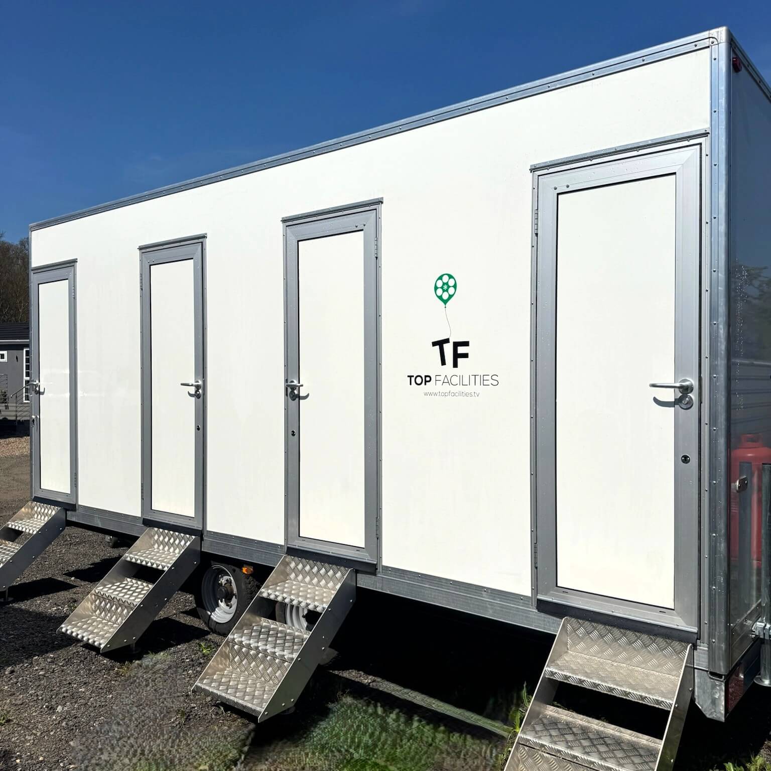 HW004 – 8 Cubicles