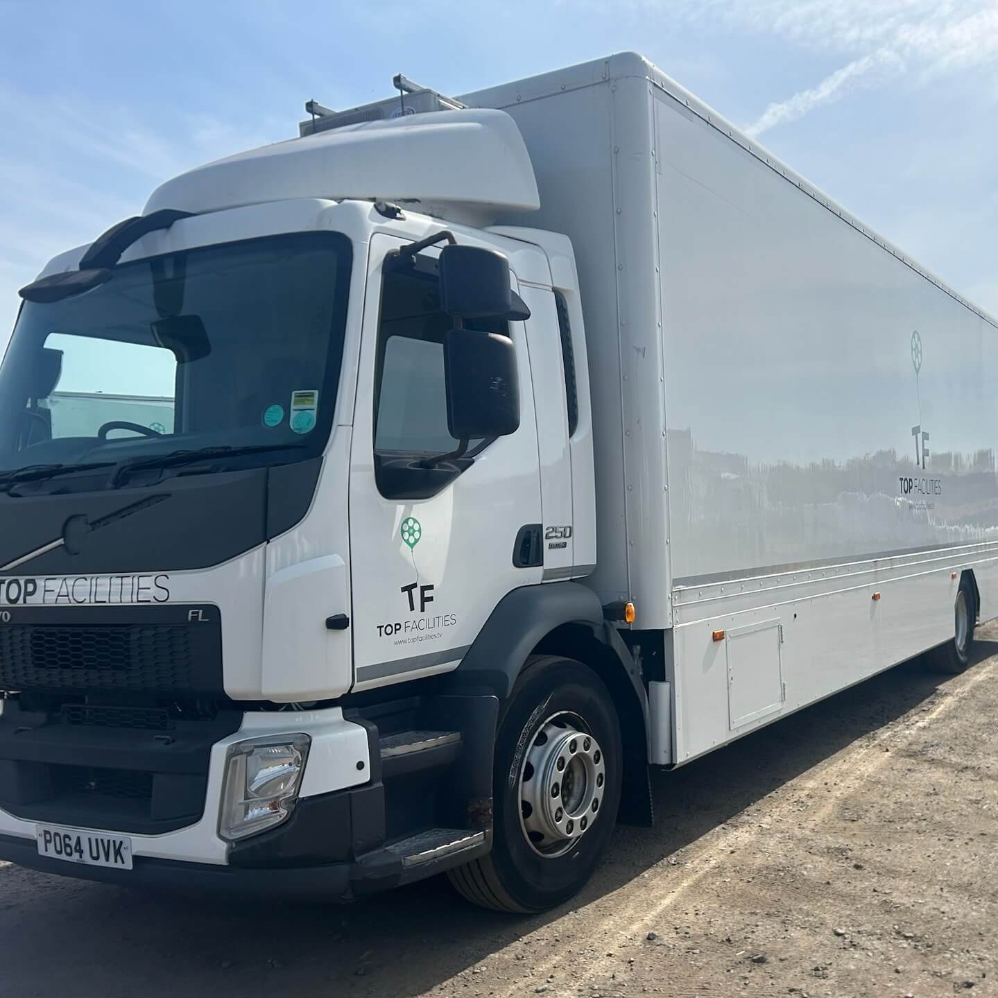 CU002 – 18 Tonne Rigid Costume
